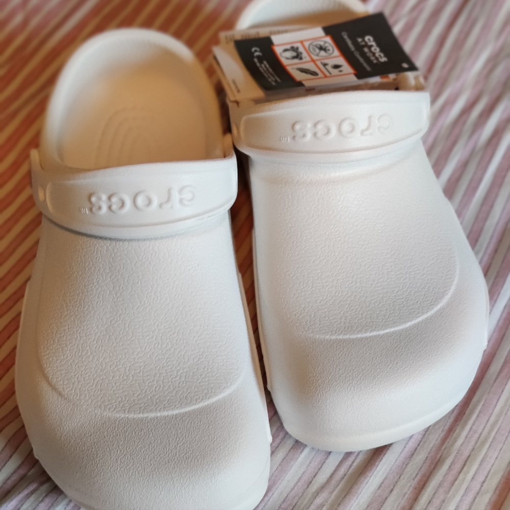 Crocs for men size M8, New with tag
